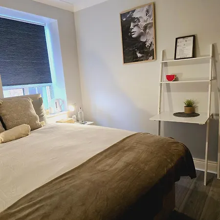 Bradogue It Is Located On The 3rd Floor In A Building Without An Elevator Hotel