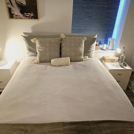 Bradogue It Is Located On The 3rd Floor In A Building Without An Elevator * Dublin